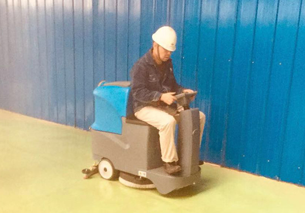 驾驶式洗地机 驾驶式洗地机